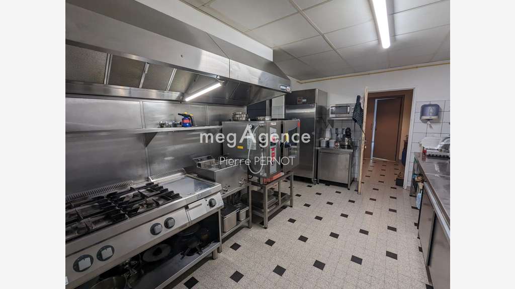 AV Immeuble Café restaurant et chambres d'hôtes 81
