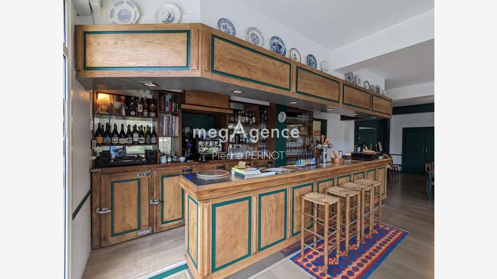AV Immeuble Café restaurant et chambres d'hôtes 81