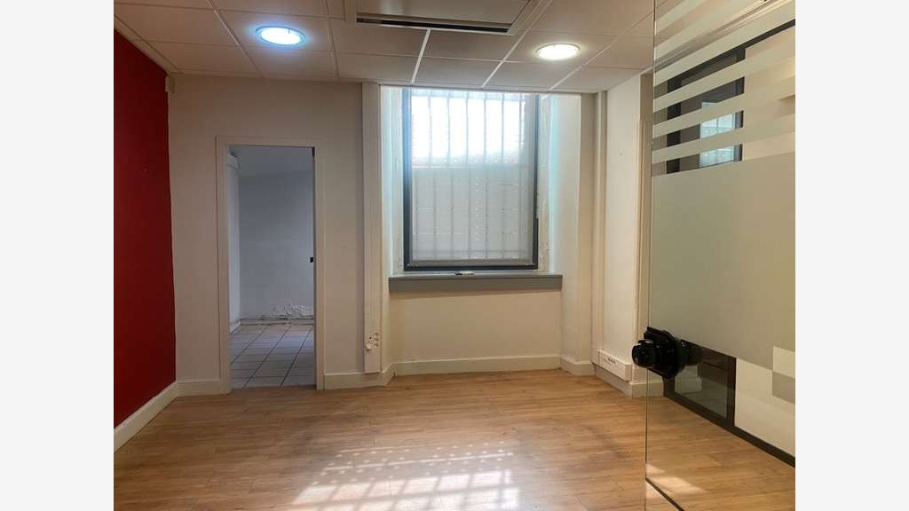 Local/bureau 357m² à vendre au centre d' Alès
