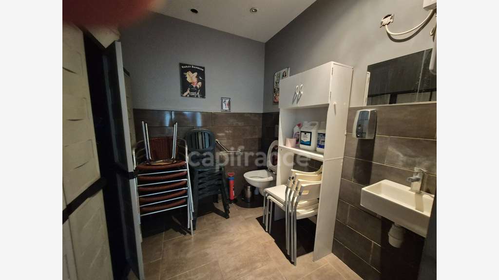 Vente ensemble commercial de 110m² à Alès centre