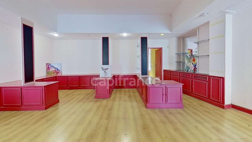 À vendre local commercial 156m² à Amélie-les-Bains