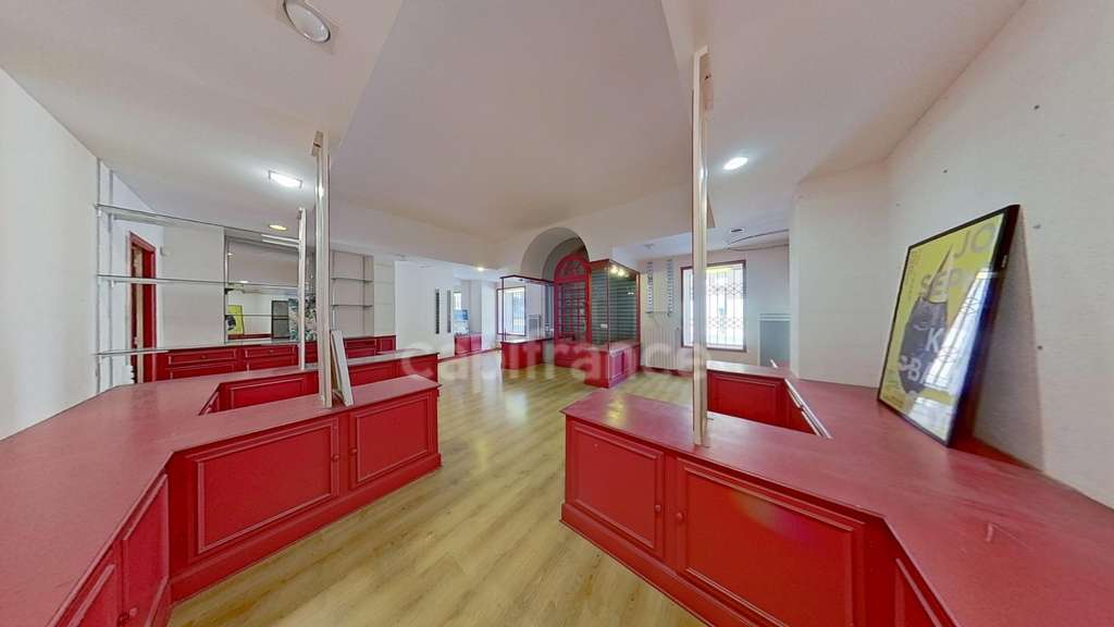 À vendre local commercial 156m² à Amélie-les-Bains
