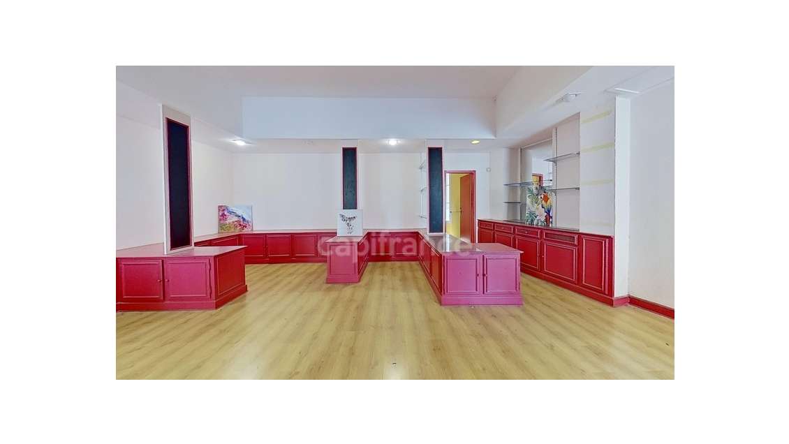À vendre local commercial 156m² à Amélie-les-Bains