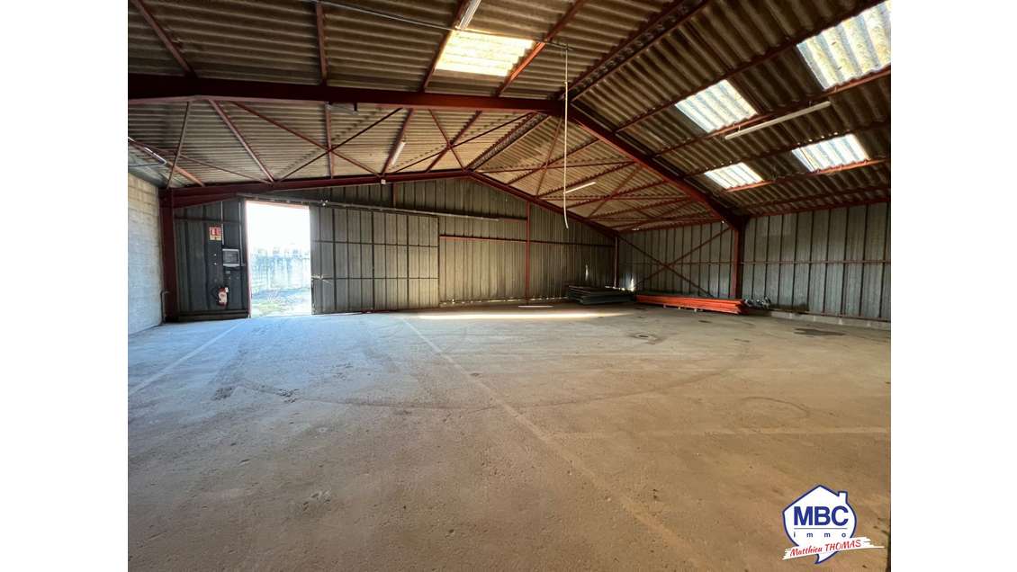 Vente ensemble immo de 450m² en ZA à Ancenis