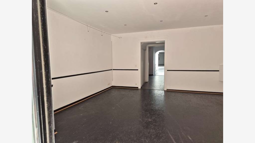 Vente local 220m² à Angoulême face Hôtel de Ville 