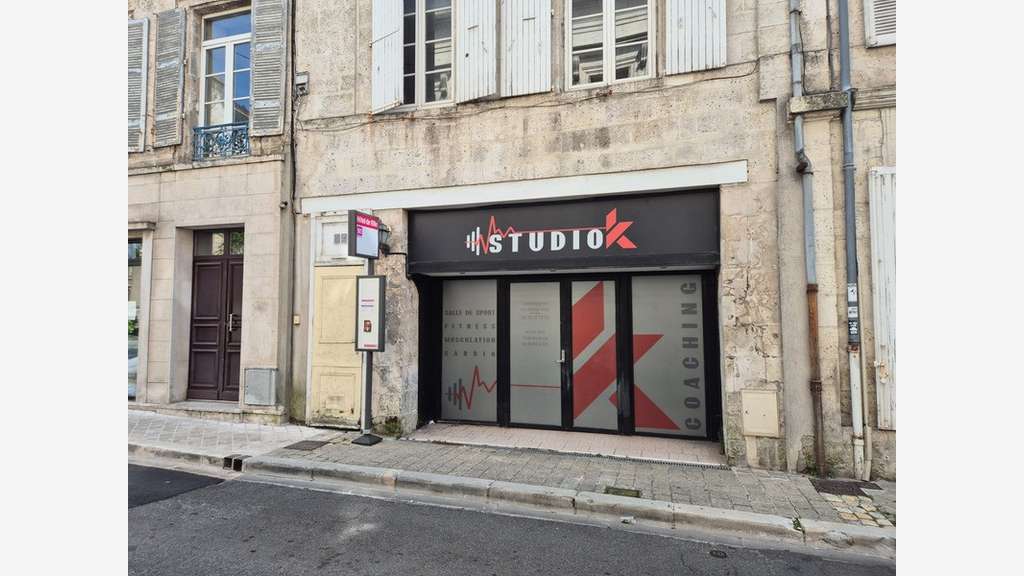 Vente local 220m² à Angoulême face Hôtel de Ville 