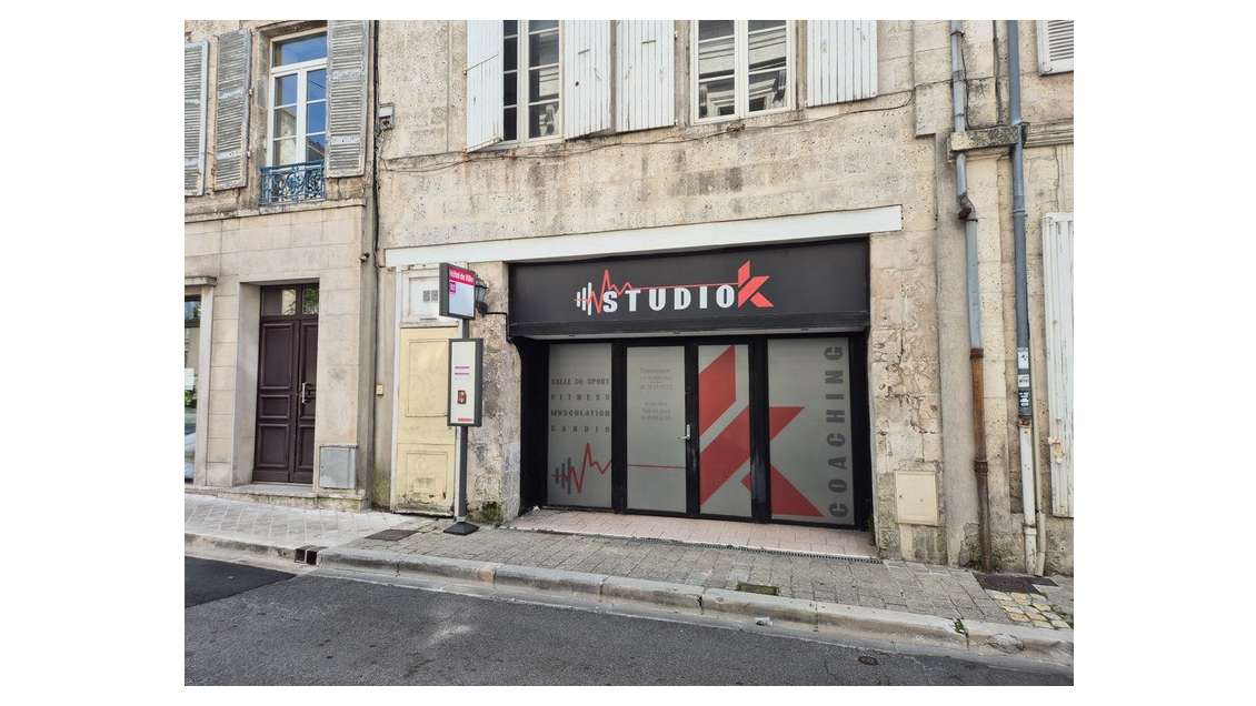 Vente local 220m² à Angoulême face Hôtel de Ville 