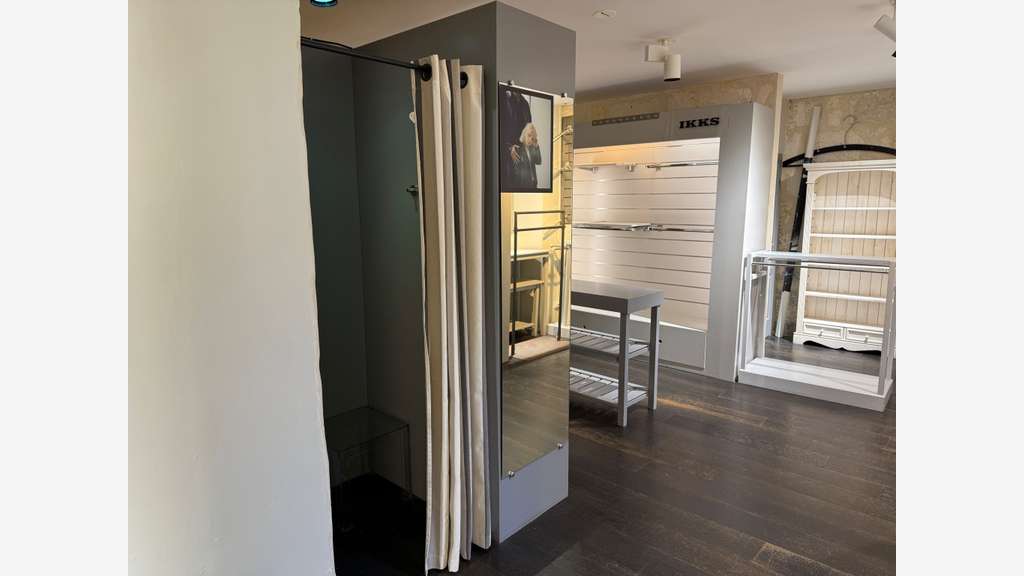 Vente local commercial 111m² axe piéton Angoulème