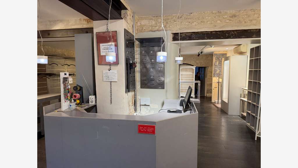 Vente local commercial 111m² axe piéton Angoulème