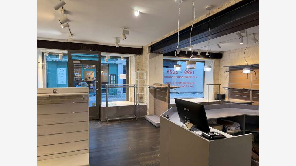 Vente local commercial 111m² axe piéton Angoulème