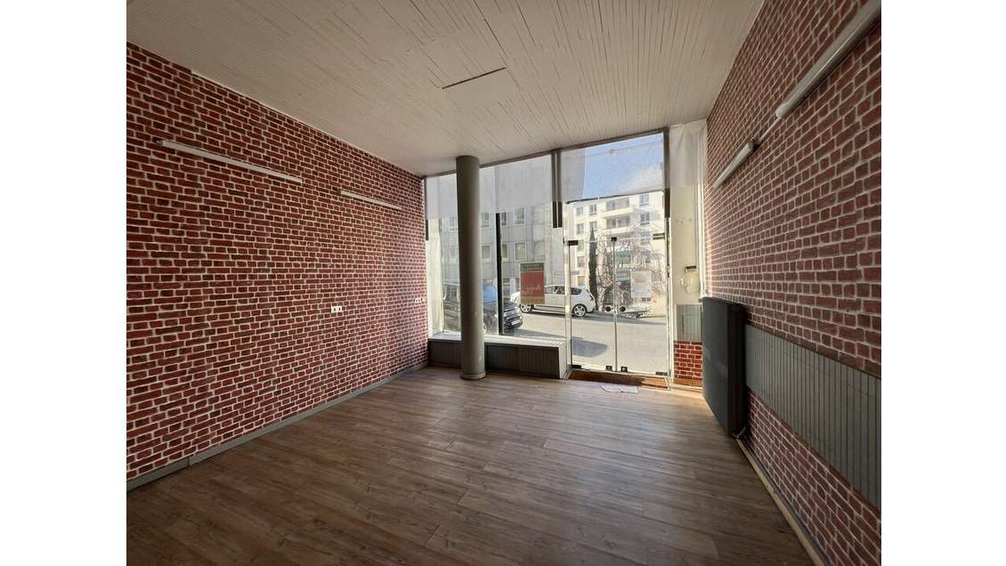 Local commercial 83m² à vendre à Angoulême centre