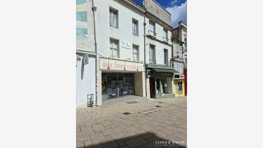 Vente local commercial rue piétonne Angoulême