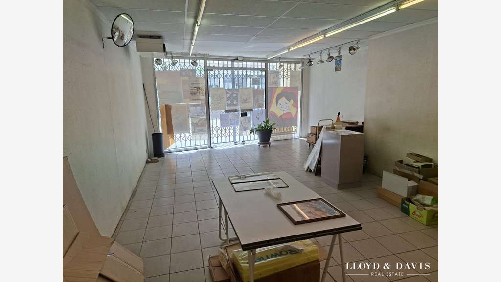 Vente local commercial rue piétonne Angoulême