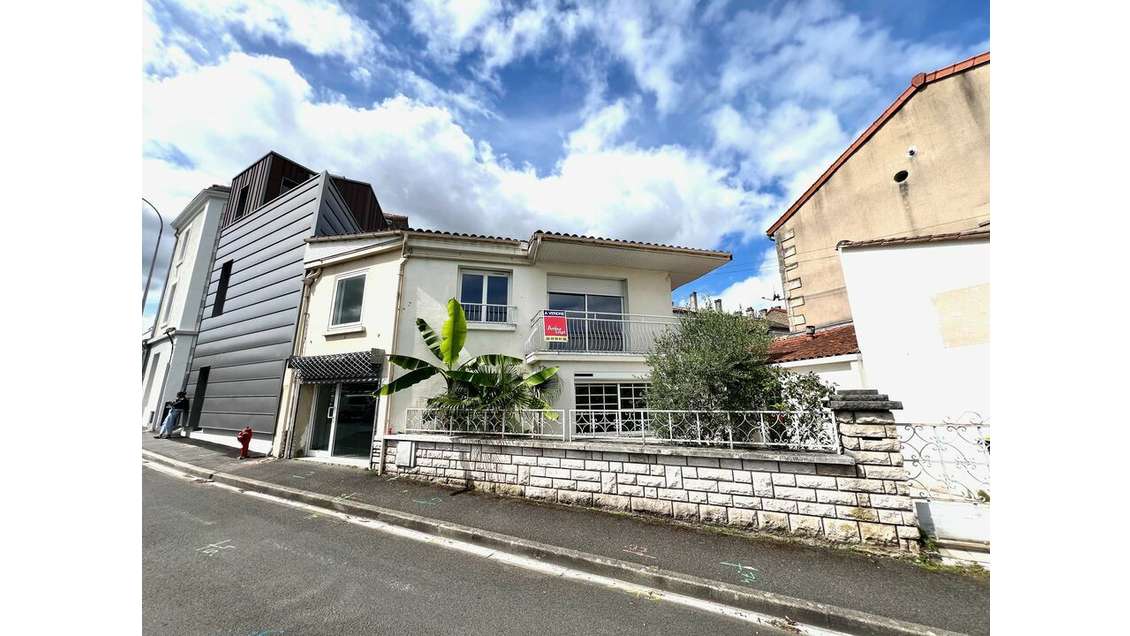 ANGOULÊME - LOCAL COMMERCIAL à vendre