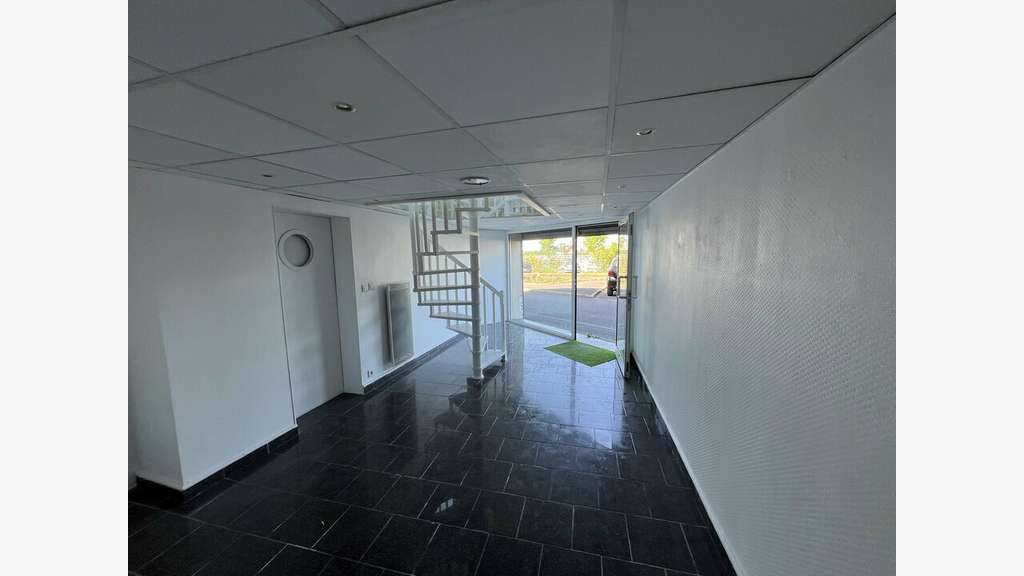 Locaux 230m²  à vendre à Angoulême Victor Hugo