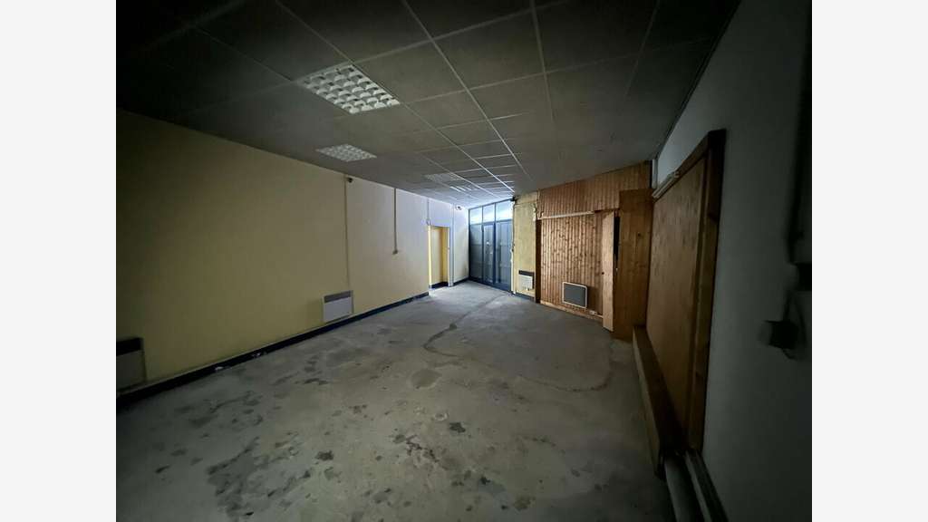 Local commercial 95m² à vendre à Angoulême 