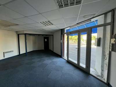 ANGOULÊME - LOCAL COMMERCIAL à vendre