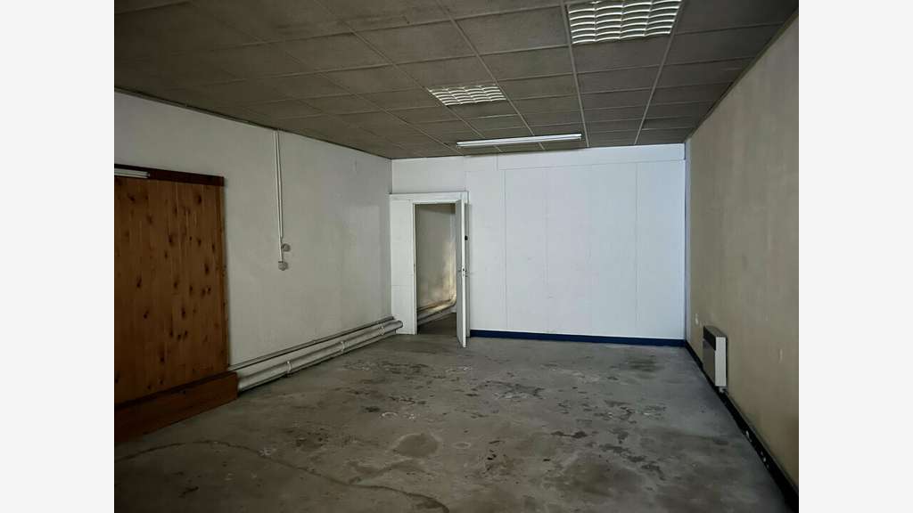 Local commercial 95m² à vendre à Angoulême 
