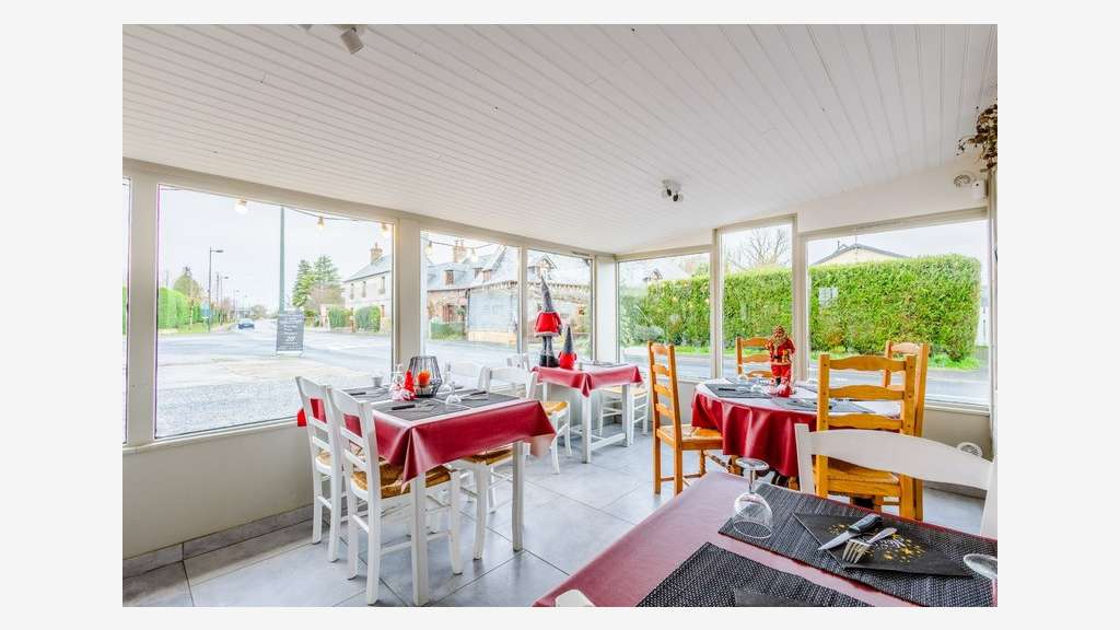 Vente murs commerciaux proche A13 à Annebault (14)