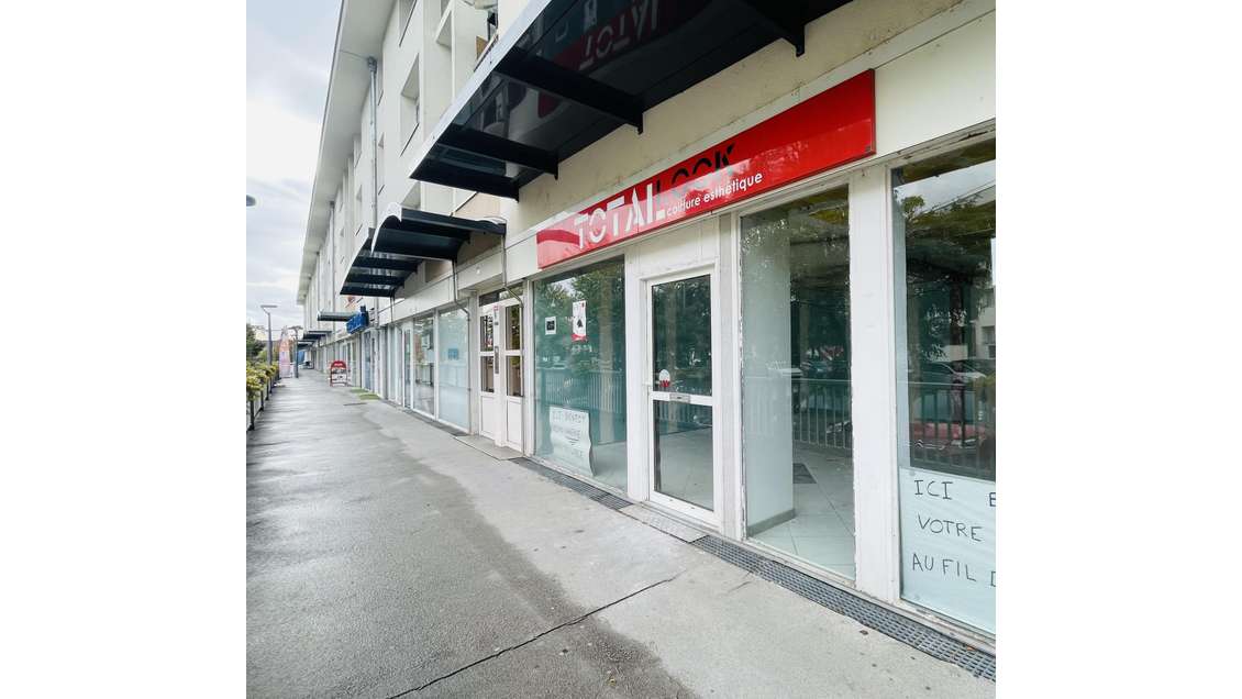 Vente local commercial 51m² à Annecy Meythet
