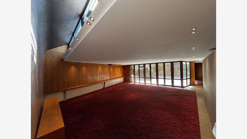 Annecy emplacement N°1 murs commerciaux libres