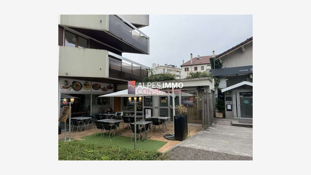 Vente murs commerciaux de 72m² à Annecy centre