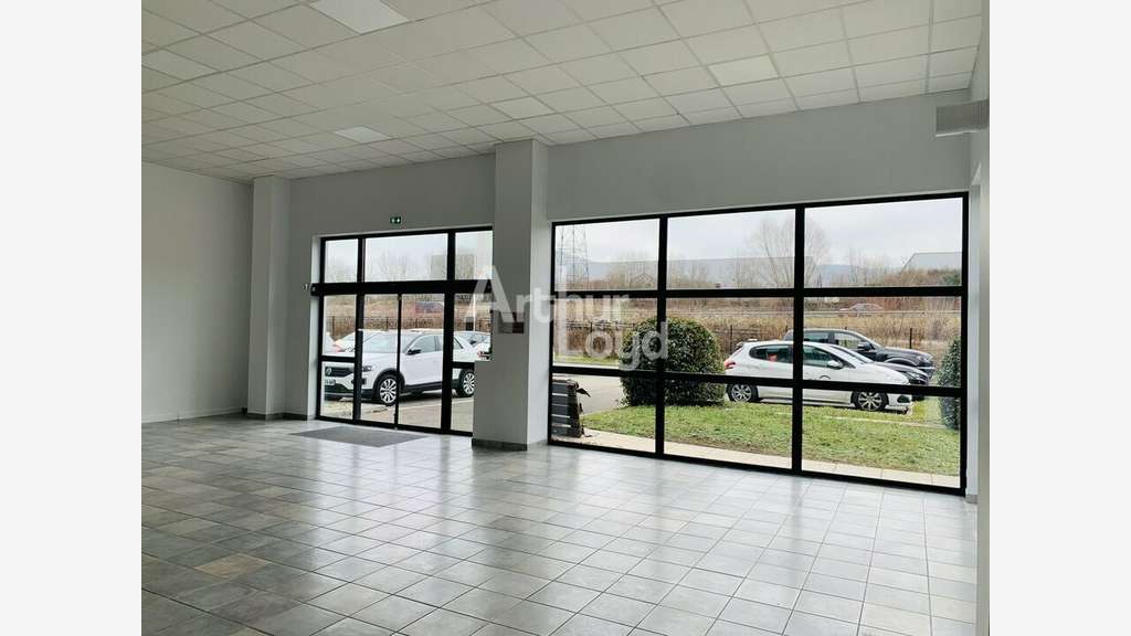 LOCAL COMMERCIAL à vendre dans le 74