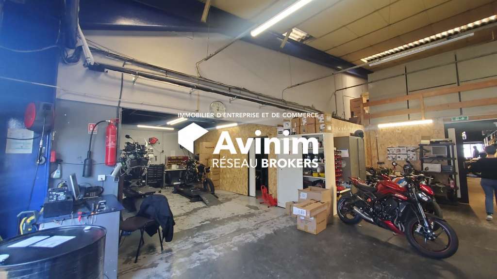 Local commercial showroom 579m² à vendre à Annecy