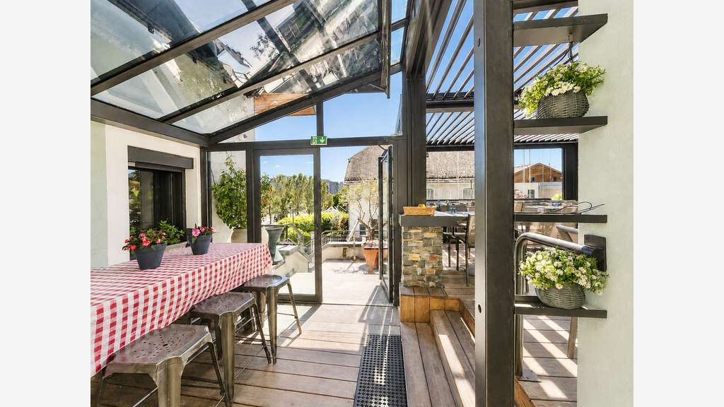 AV murs occupés restaurant 149m² Annecy le Vieux