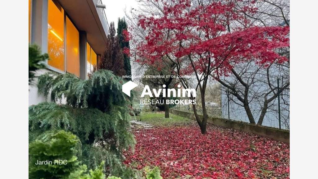Vente local d'activité de 987m² en ZA à Annemasse