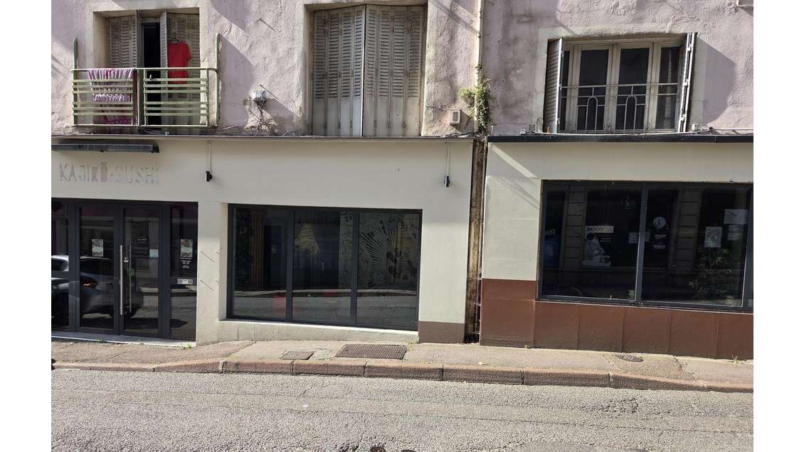 Vente murs commerciaux 137m² à Annonay