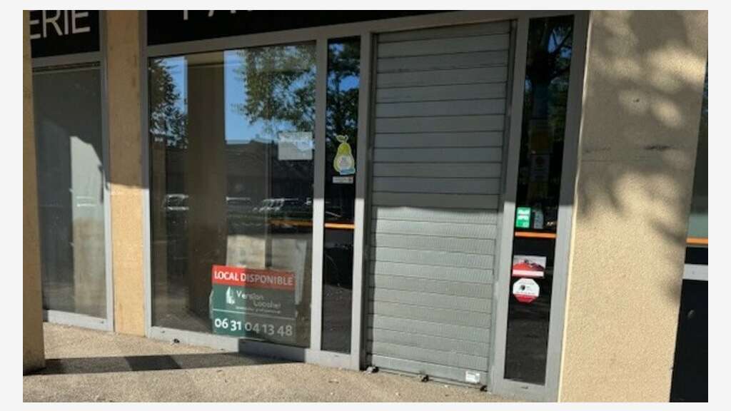 Local commercial 150m² à vendre axe passant à Anse