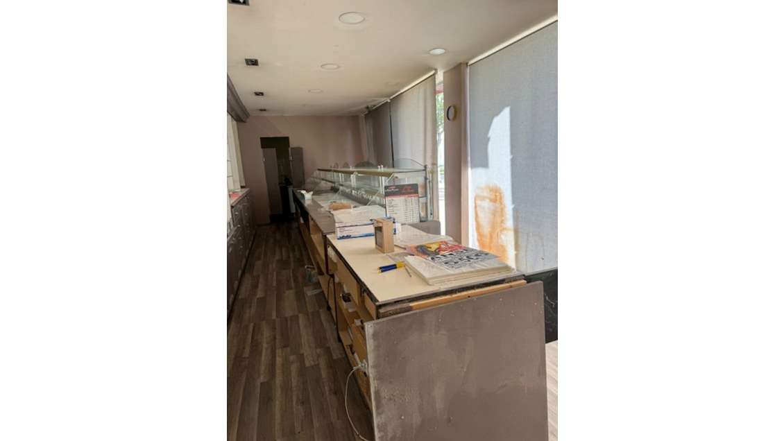 Local commercial 150m² à vendre axe passant à Anse