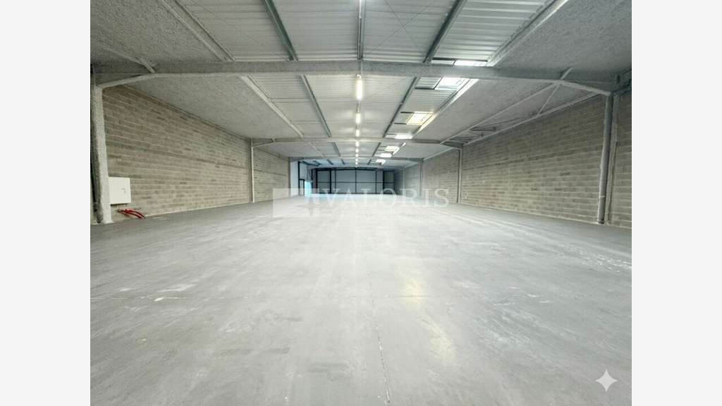 AV local commercial 1147m² Sud Villefranche/Saône