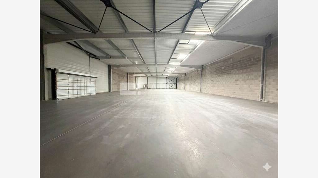 A vendre local commercial 1024m² empl N°1 à Anse
