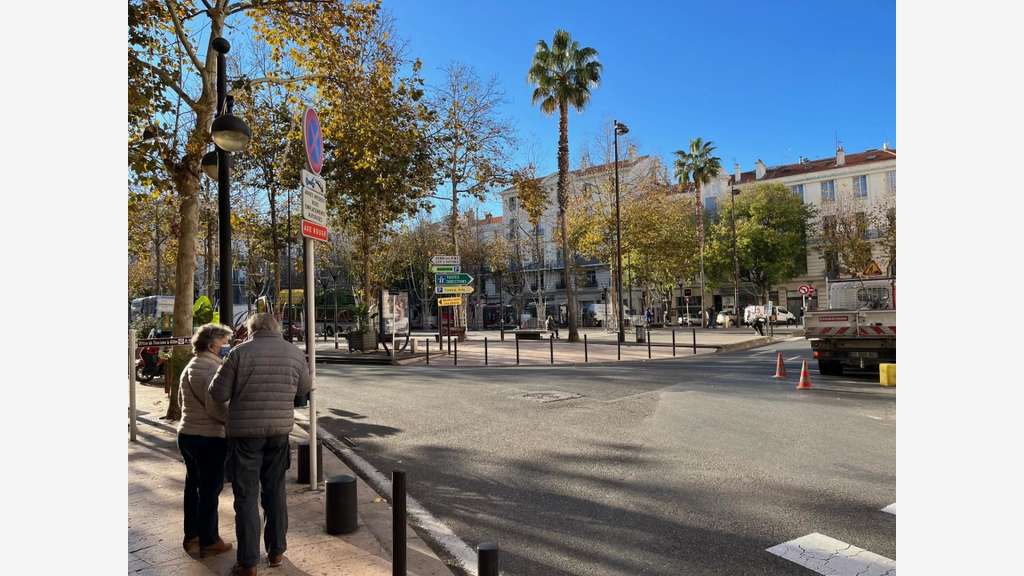 Vente murs commerciaux loués empl N°1 Antibes