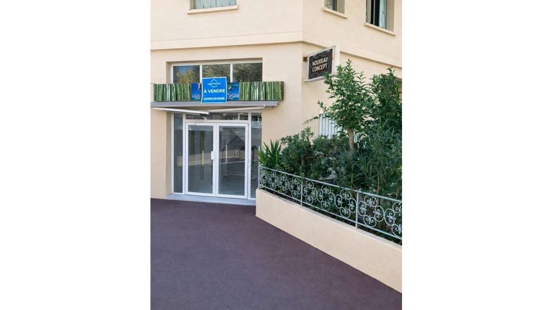 A vendre local commercial 145m² à Antibes