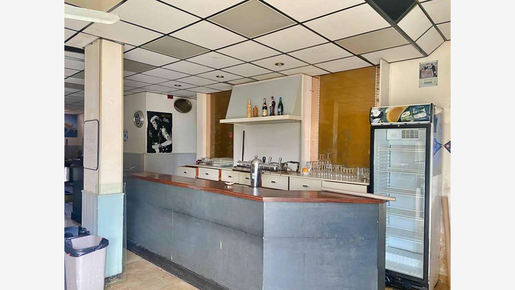 Vente murs libres 125m² à Antibes Bld Jules Grec