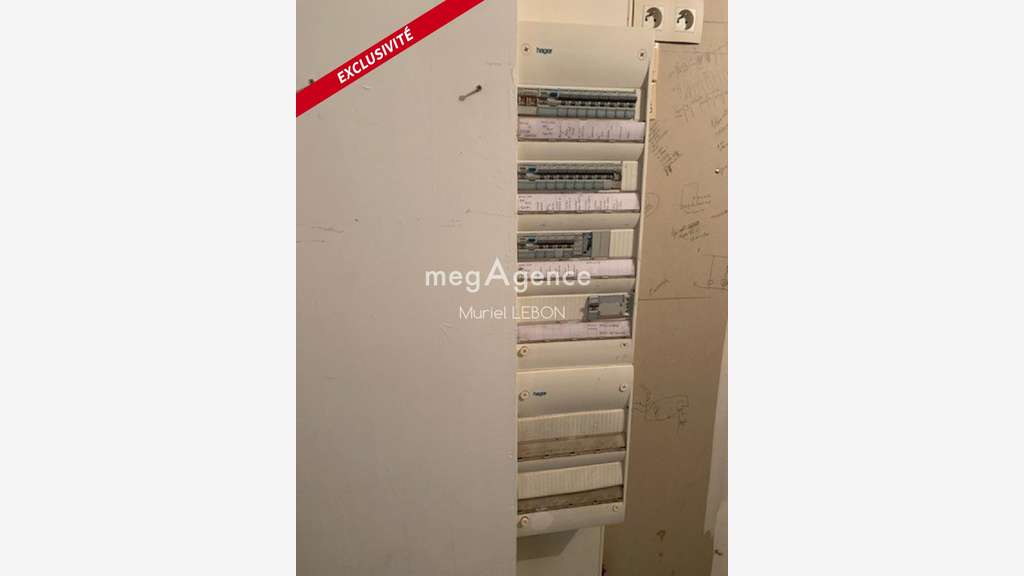 À CÉDER – MURS COMMERCIAUX – EMPLACEMENT PRIVI