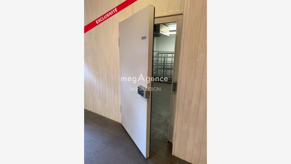 À CÉDER – MURS COMMERCIAUX – EMPLACEMENT PRIVI