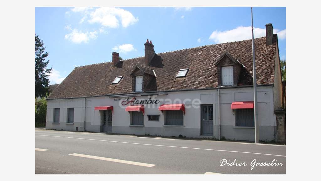 Murs commerciaux 373m² à vendre à Arcisses