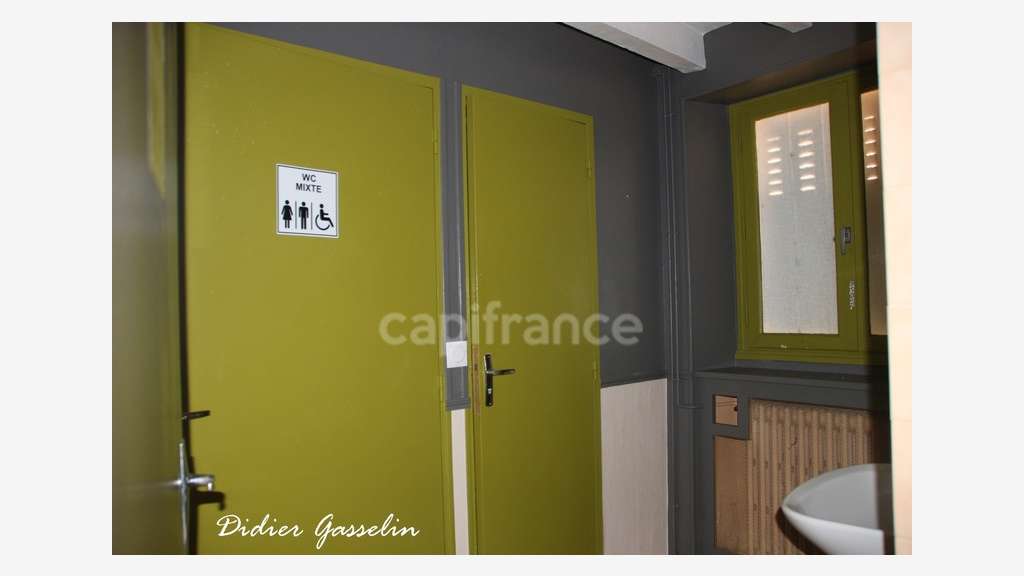 Murs commerciaux 373m² à vendre à Arcisses