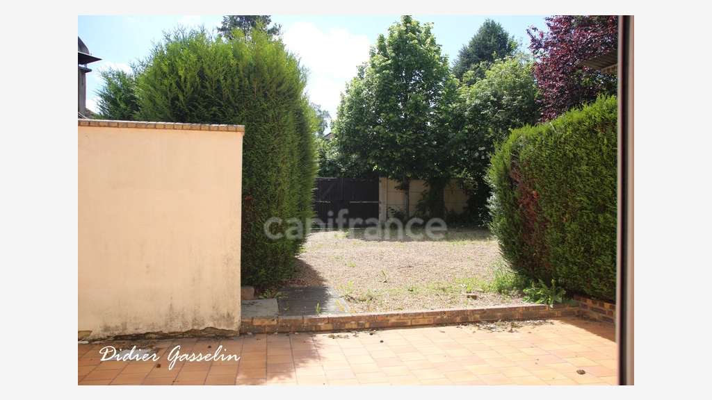 Murs commerciaux 373m² à vendre à Arcisses
