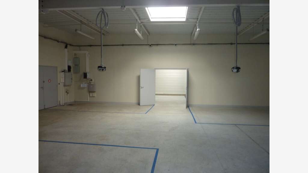 Vente local professionnel 467m² à l'Est d'Alençon