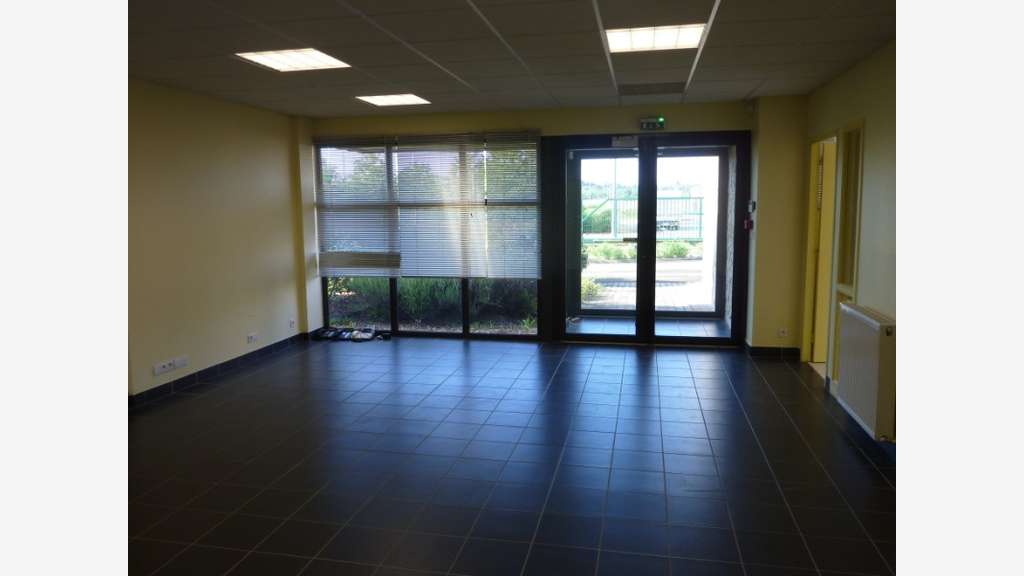 Vente local professionnel 467m² à l'Est d'Alençon