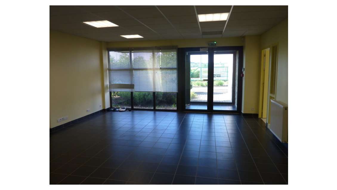 Vente local professionnel 467m² à l'Est d'Alençon