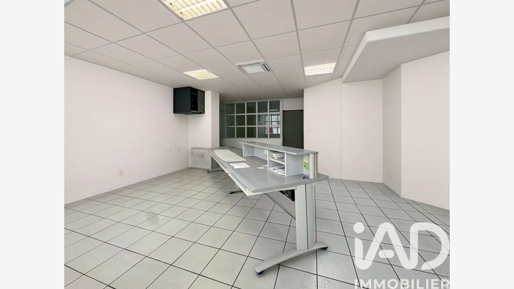 Vente local commercial 296m² à Arles Victor Hugo