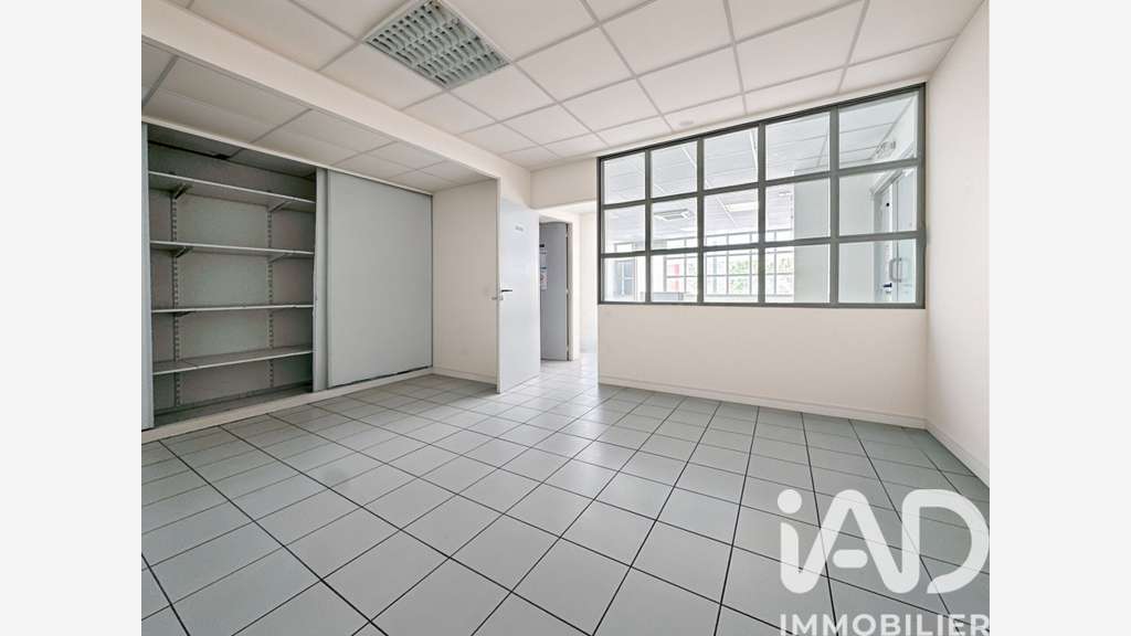 Vente local commercial 296m² à Arles Victor Hugo