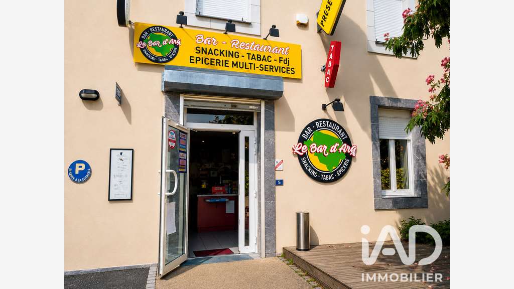 Local commercial à Arquenay