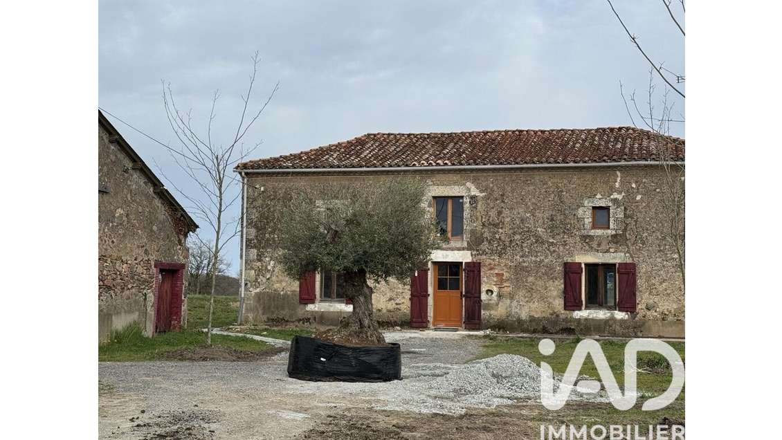 Local commercial à Asniere sur Blour